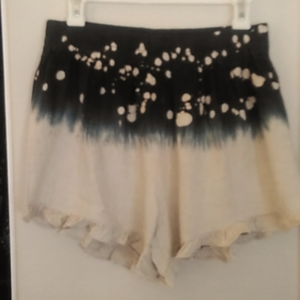 Umgee Ombre Navy and Cream Ruffled Hem Shorts Brand New With Tags